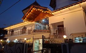 J City Holidays Inn